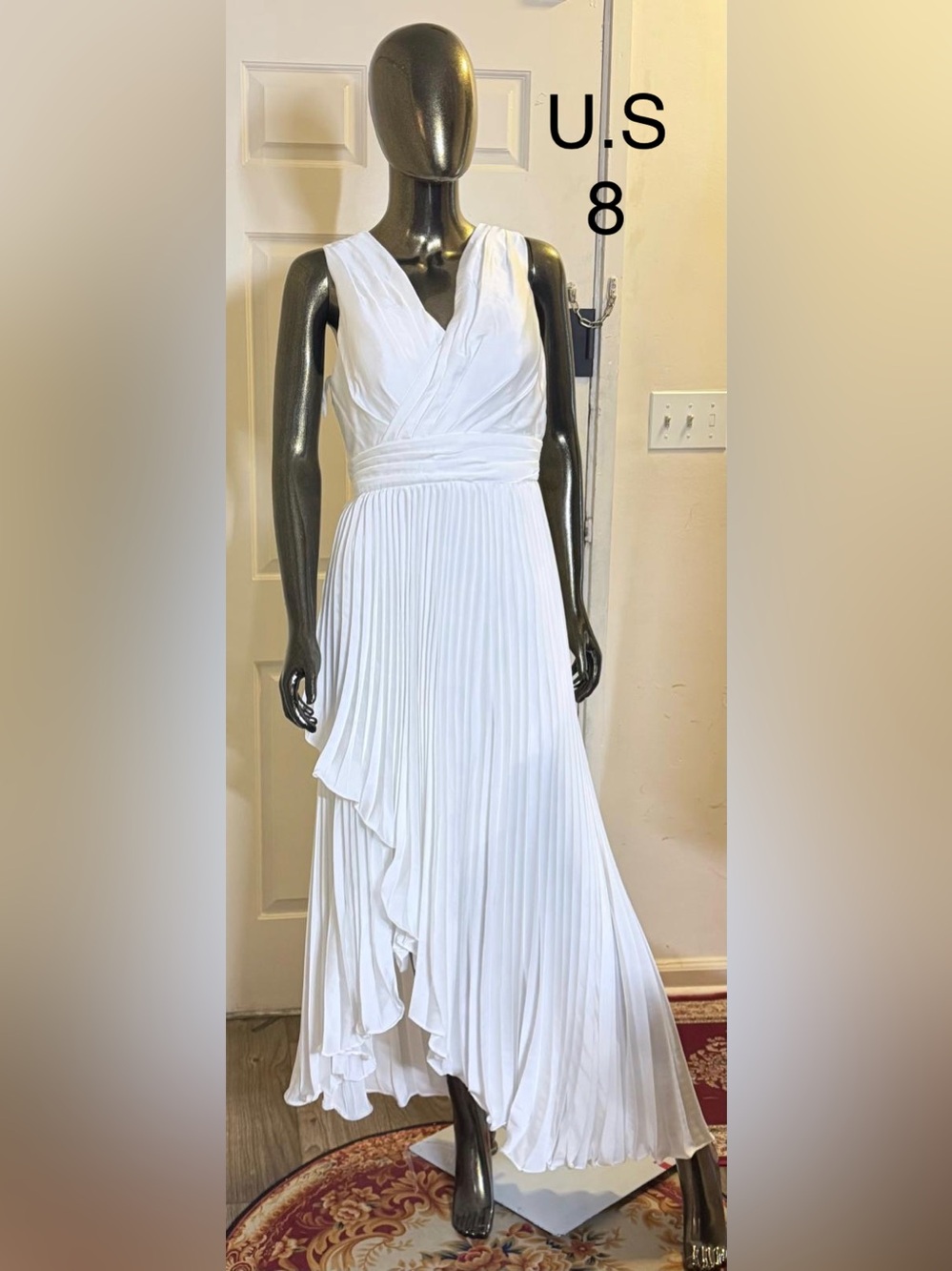 Elegant White Pleated V-Neck Maxi Dress